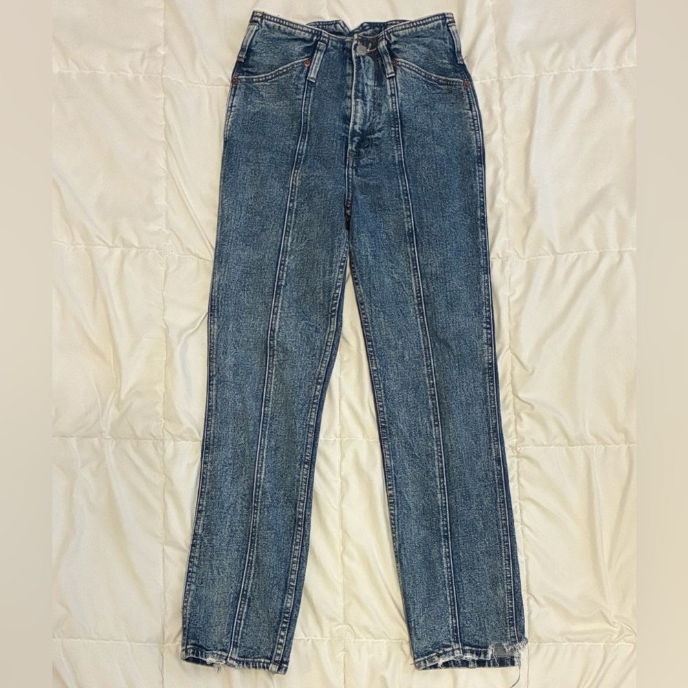Abercrombie & Fitch women’s Jeans Ultra High Rise Mom Jean Size 25 / 0R